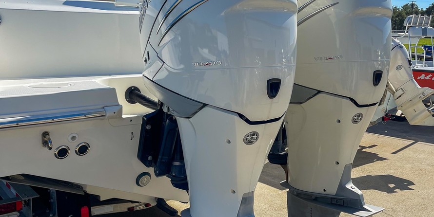Boston Whaler 330 Outrage