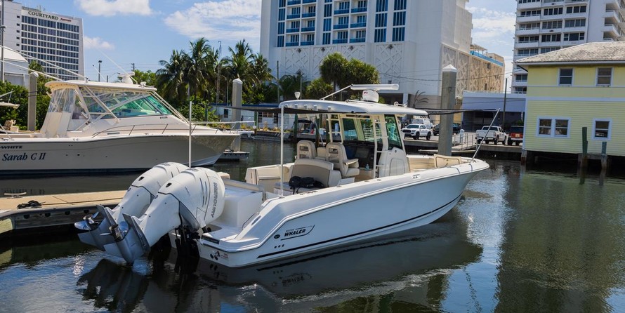 Boston Whaler 330 Outrage