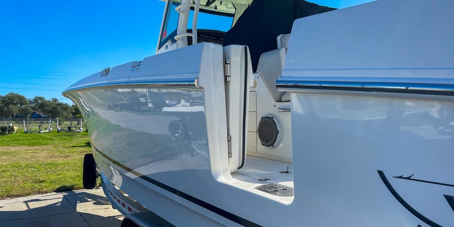 Boston Whaler 330 Outrage