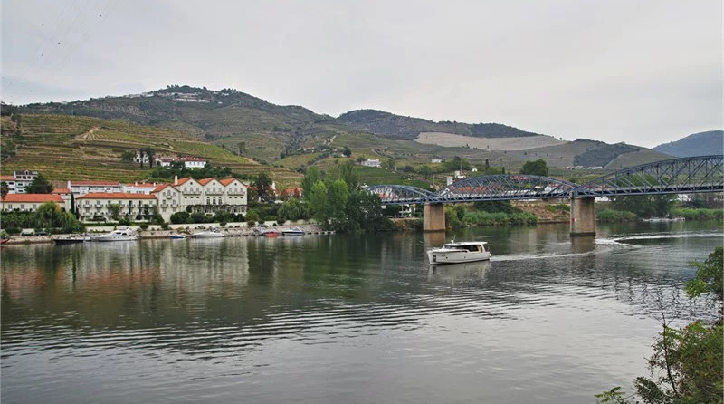 Lagoon 39