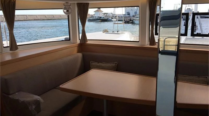 Lagoon 42