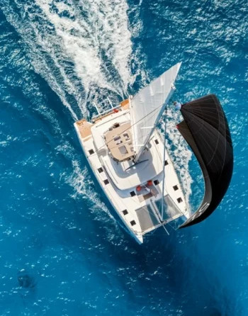 Lagoon 52