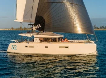 Lagoon 52