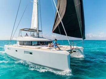 Lagoon 52