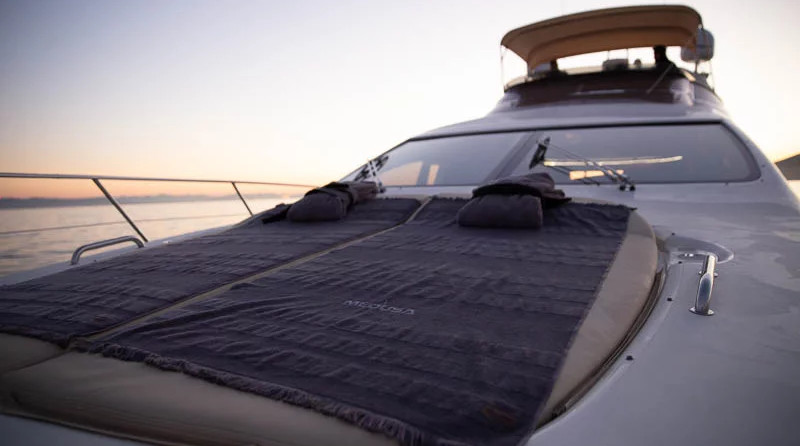 Azimut 68