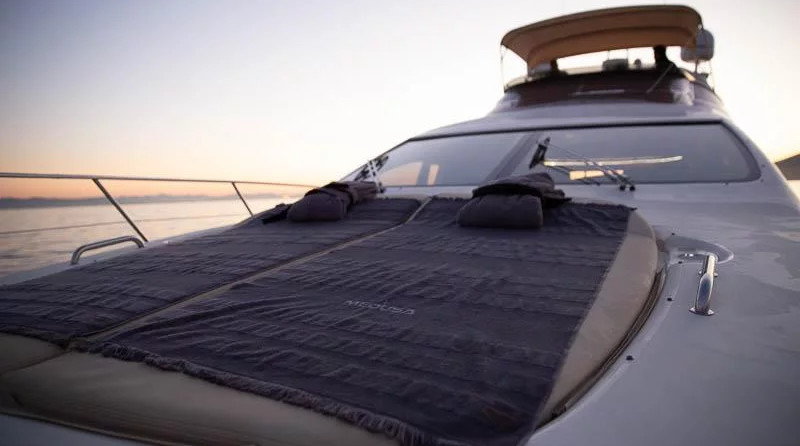 Azimut 68