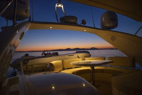 Azimut 68
