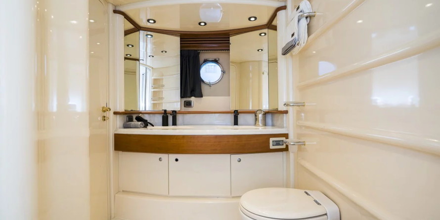 Azimut 68