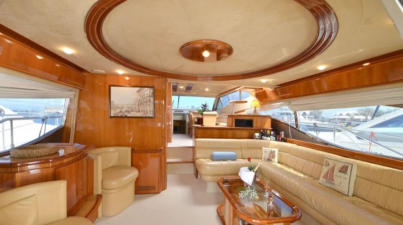 Ferretti 68
