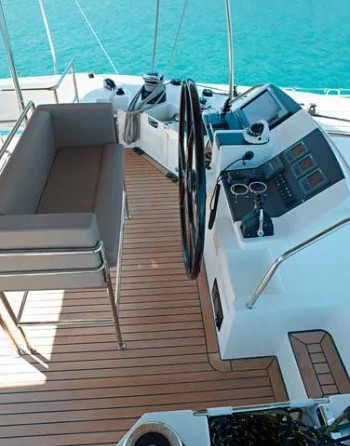 Lagoon 560