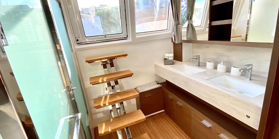 Lagoon 620