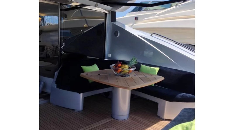 Sunseeker Predator 82