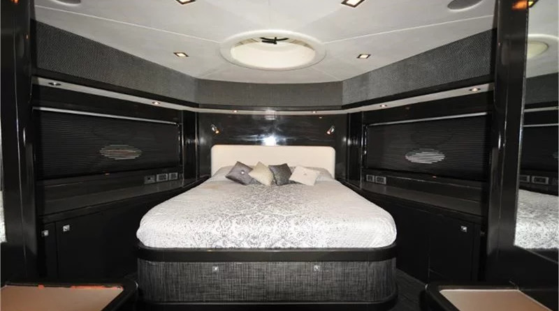 Sunseeker Predator 82