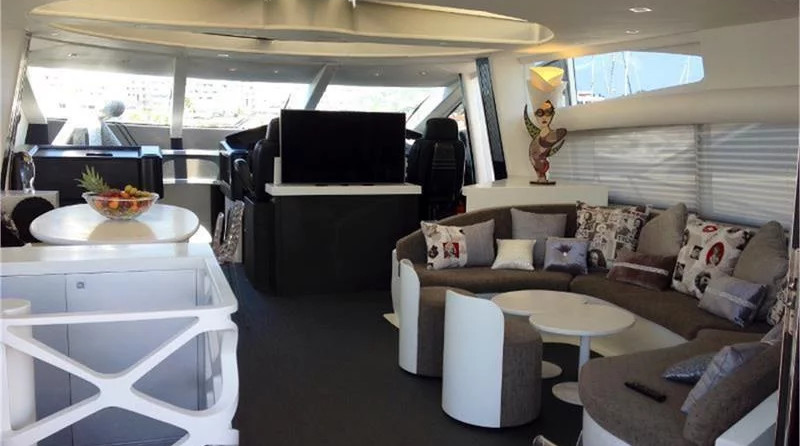 Sunseeker Predator 82