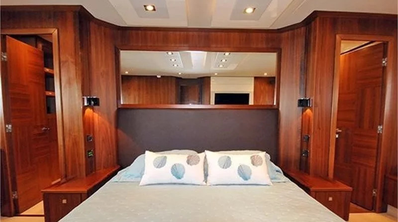 Sunseeker Predator 82