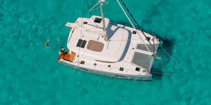Lagoon 42