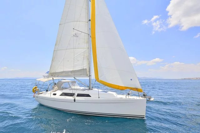 Hanse 325