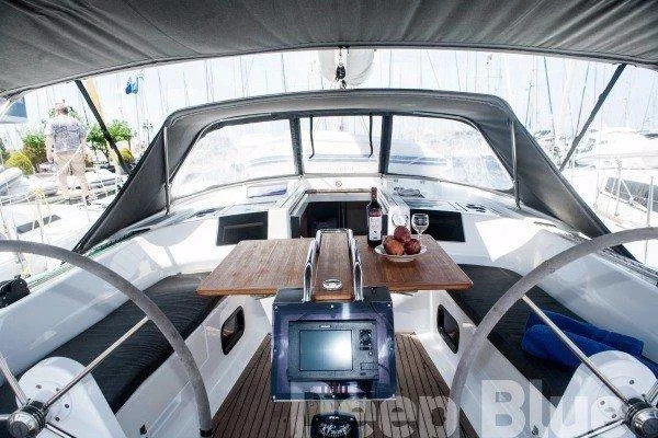 Hanse 415