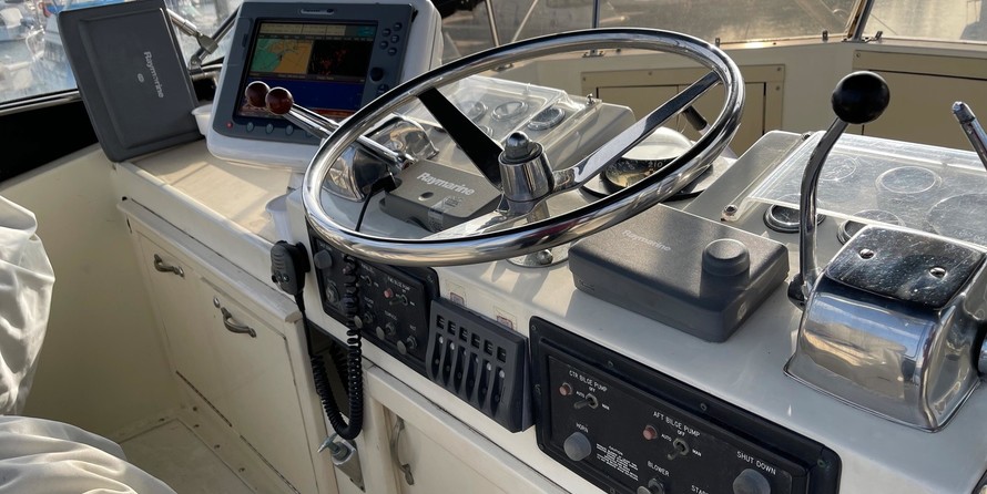 Hatteras 77 Convertible