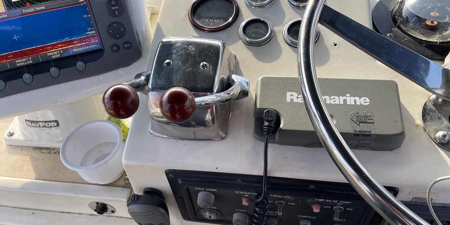 Hatteras 77 Convertible