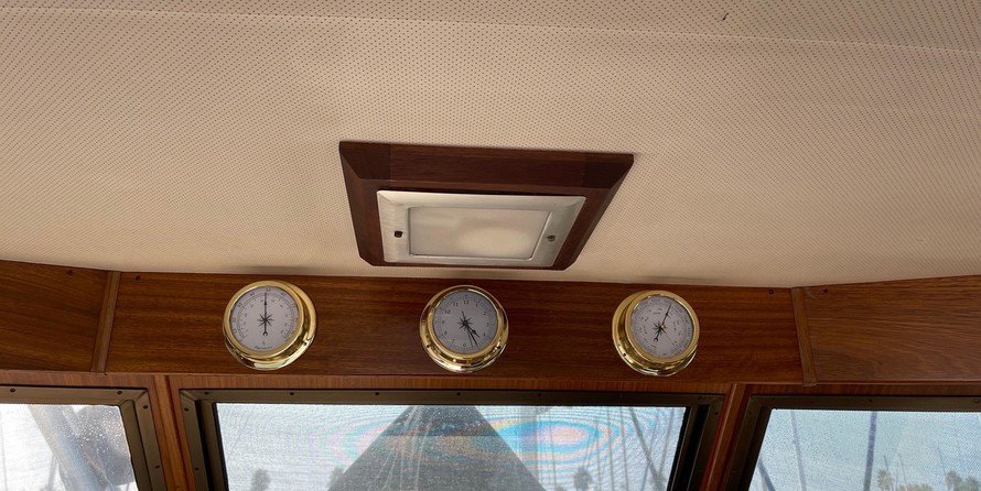 Hatteras 77 Convertible