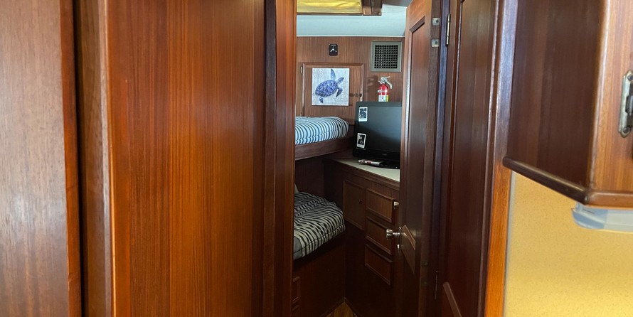 Hatteras 77 Convertible