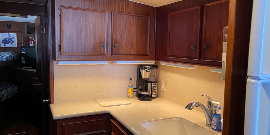 Hatteras 77 Convertible