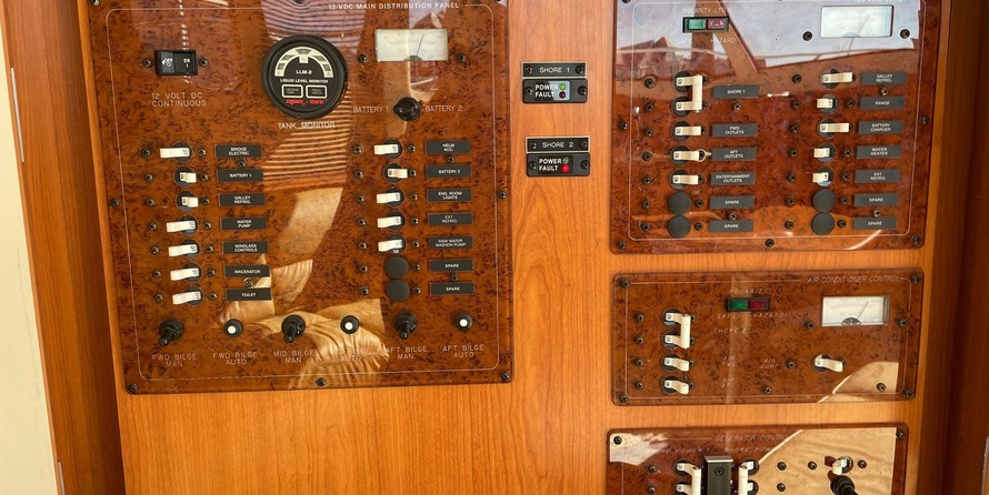 Silverton 33 Convertible