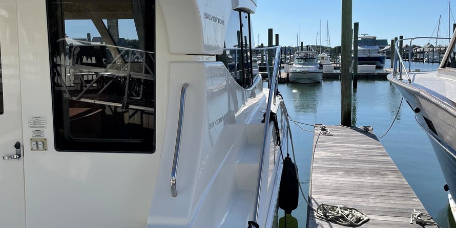 Silverton 33 Convertible