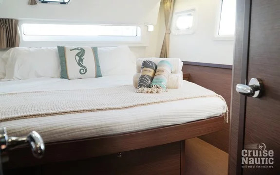 Lagoon 42 - 4 + 2 cab.