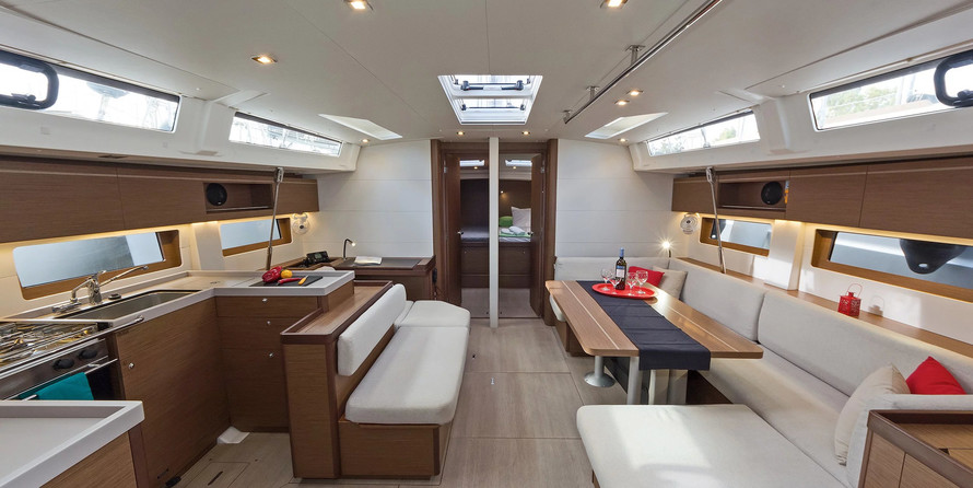 Oceanis 51.1 (5+1 cab) A/C &amp; GEN