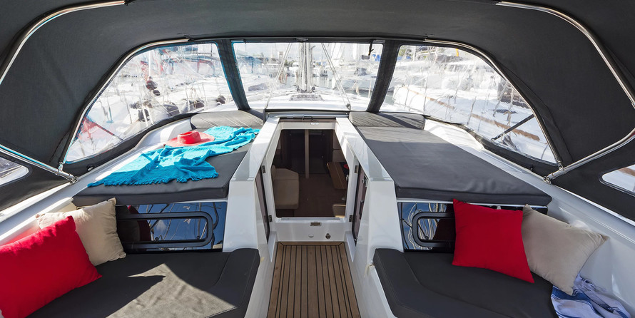 Oceanis 51.1 (5+1 cab) A/C &amp; GEN