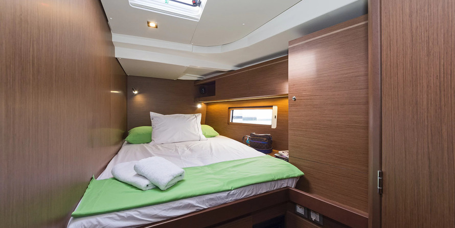 Oceanis 51.1 (5+1 cab) A/C &amp; GEN