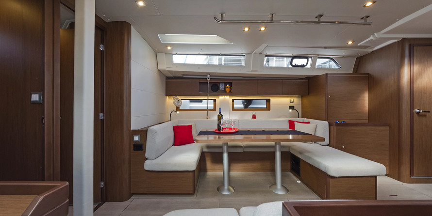 Oceanis 51.1 (5+1 cab) A/C &amp; GEN