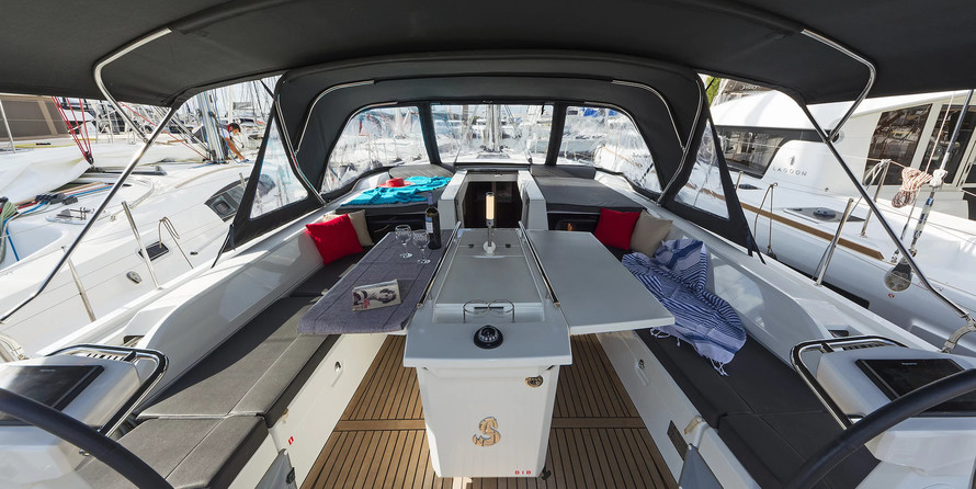 Oceanis 51.1 (5+1 cab) A/C &amp; GEN