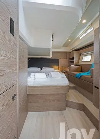Hanse 548