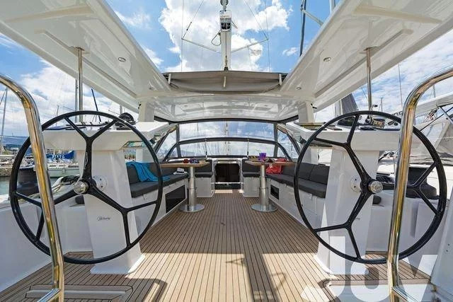 Hanse 548