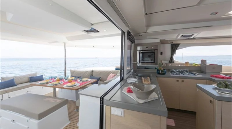 Fountaine Pajot Saona 47
