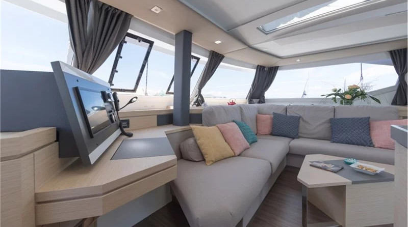 Fountaine Pajot Saona 47