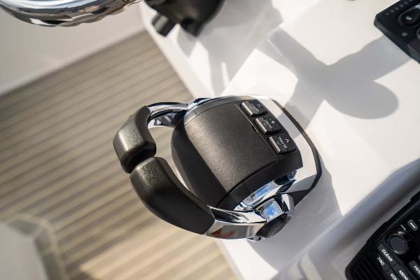 Ocean 1 Yachts Rouge 370