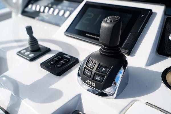 Ocean 1 Yachts Rouge 370