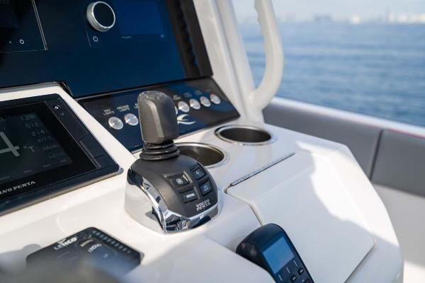 Ocean 1 Yachts Rouge 370