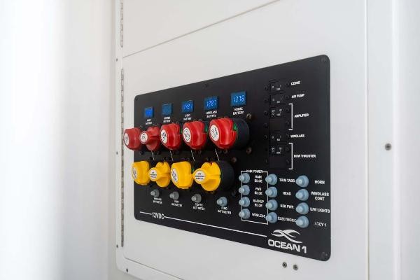 Ocean 1 Yachts Rouge 370