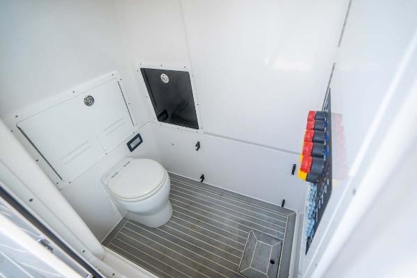 Ocean 1 Yachts Rouge 370