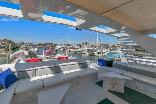 Broward Raised Pilothouse