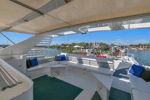 Broward Raised Pilothouse