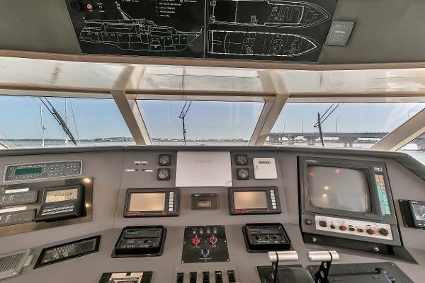 Broward Raised Pilothouse