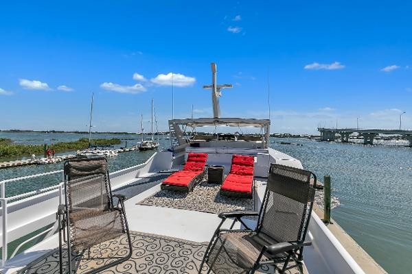 Broward Raised Pilothouse