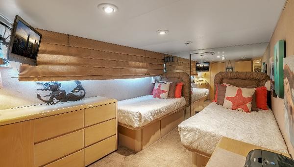 Broward Raised Pilothouse