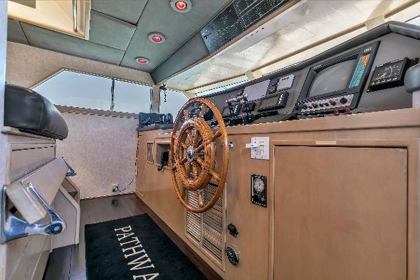 Broward Raised Pilothouse
